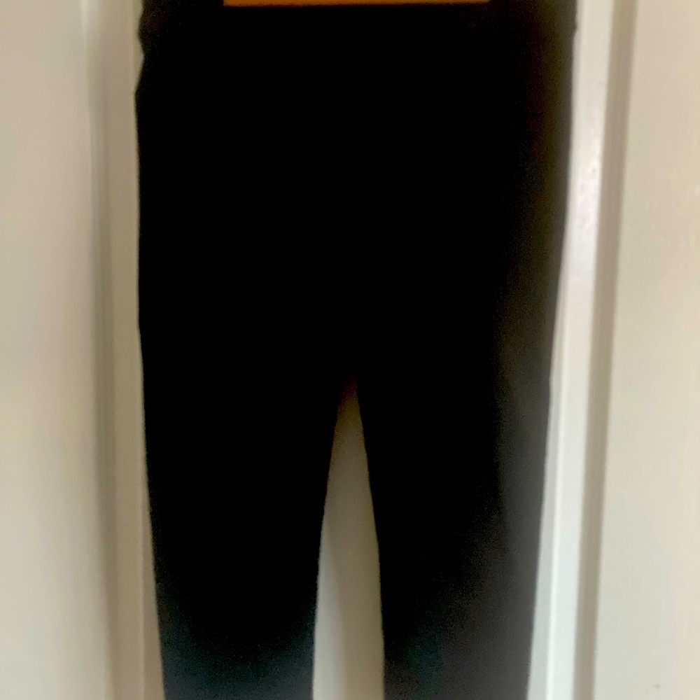 NWT Fabletics Capri Leggings
